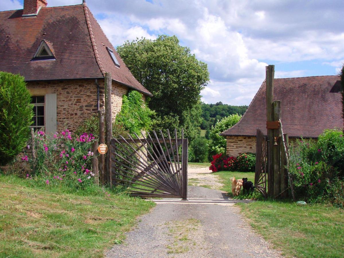 La Ferme De Sapharey Bed & Breakfast Sarrazac  Dış mekan fotoğraf